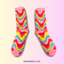 Load image into Gallery viewer, Retro Wavy Socks
